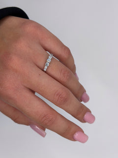 Anello 7 pietre a scalare oro