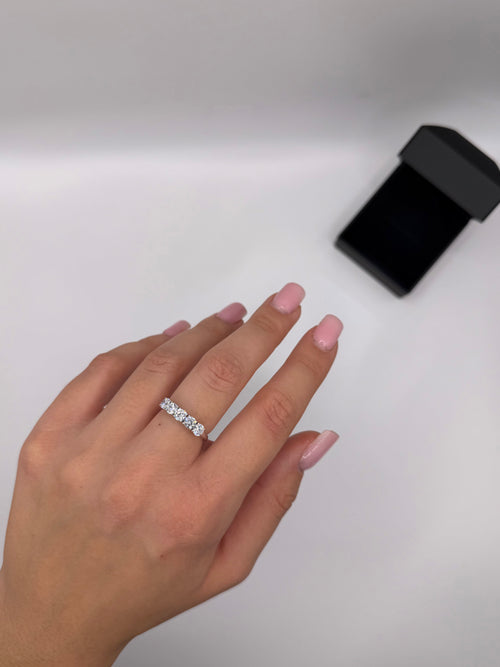 Anello 5 pietre classic oro