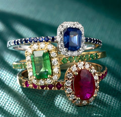 Anello quadrato zaffiro blu e diamanti