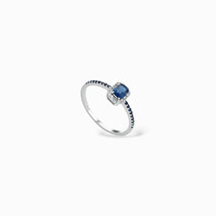 Anello quadrato zaffiro blu e diamanti