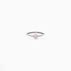 Anello solitario ovale oro e diamanti
