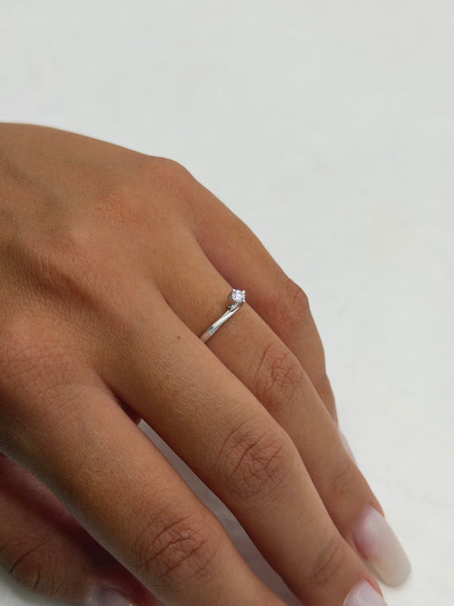 Anello solitario oro 9ct e diamante