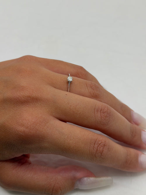 Anello solitario oro 9ct e diamante