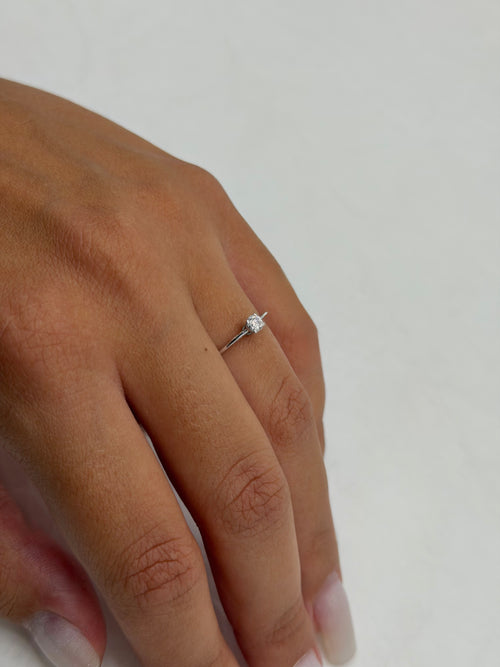 Anello solitario oro 9ct e diamante