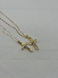 Collana croce scatolata con Cristo bicolore oro