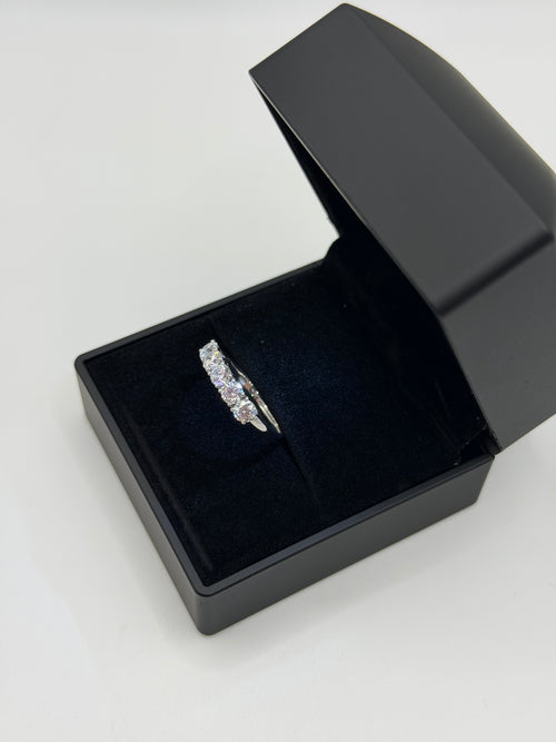 Anello 5 pietre classic oro