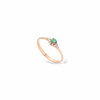 Anello oro rosa e smeraldo centrale