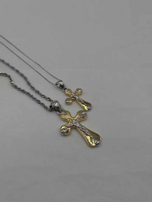 Collana croce scatolata con Cristo bicolore oro