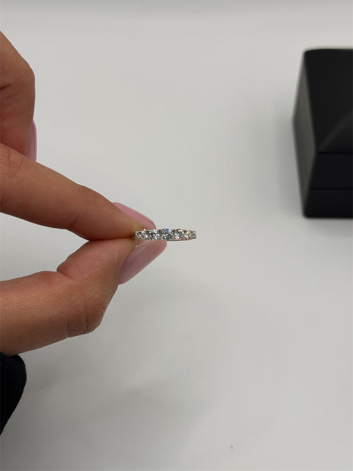 Anello 7 pietre a scalare oro